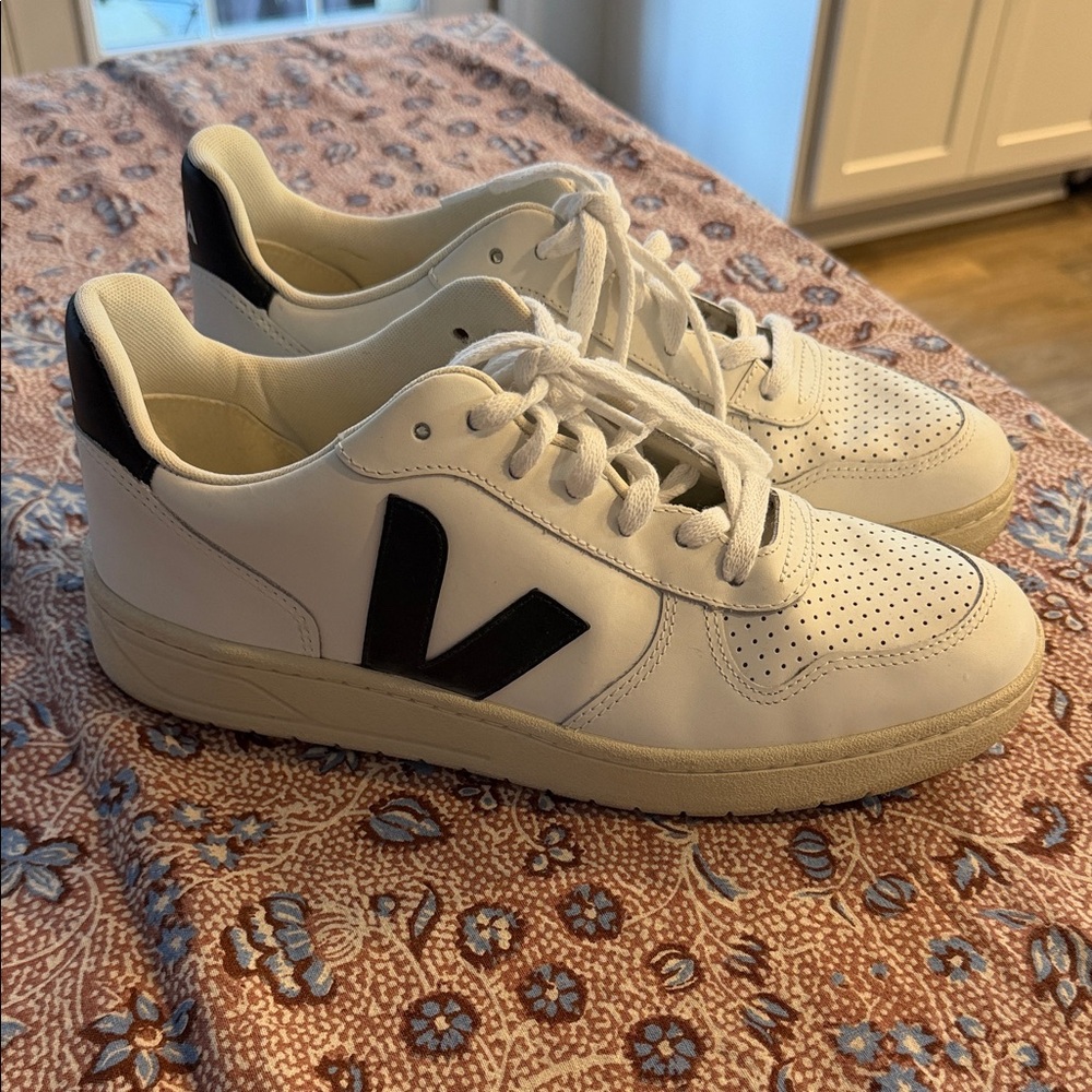 Veja White Leather Sneakers with Black V Logo